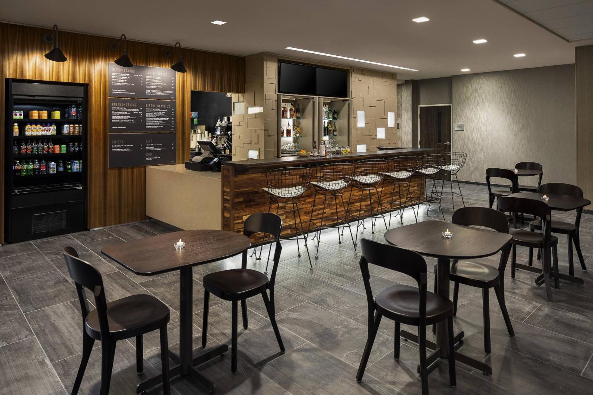 Готель Courtyard By Marriott Seattle Northgate Екстер'єр фото