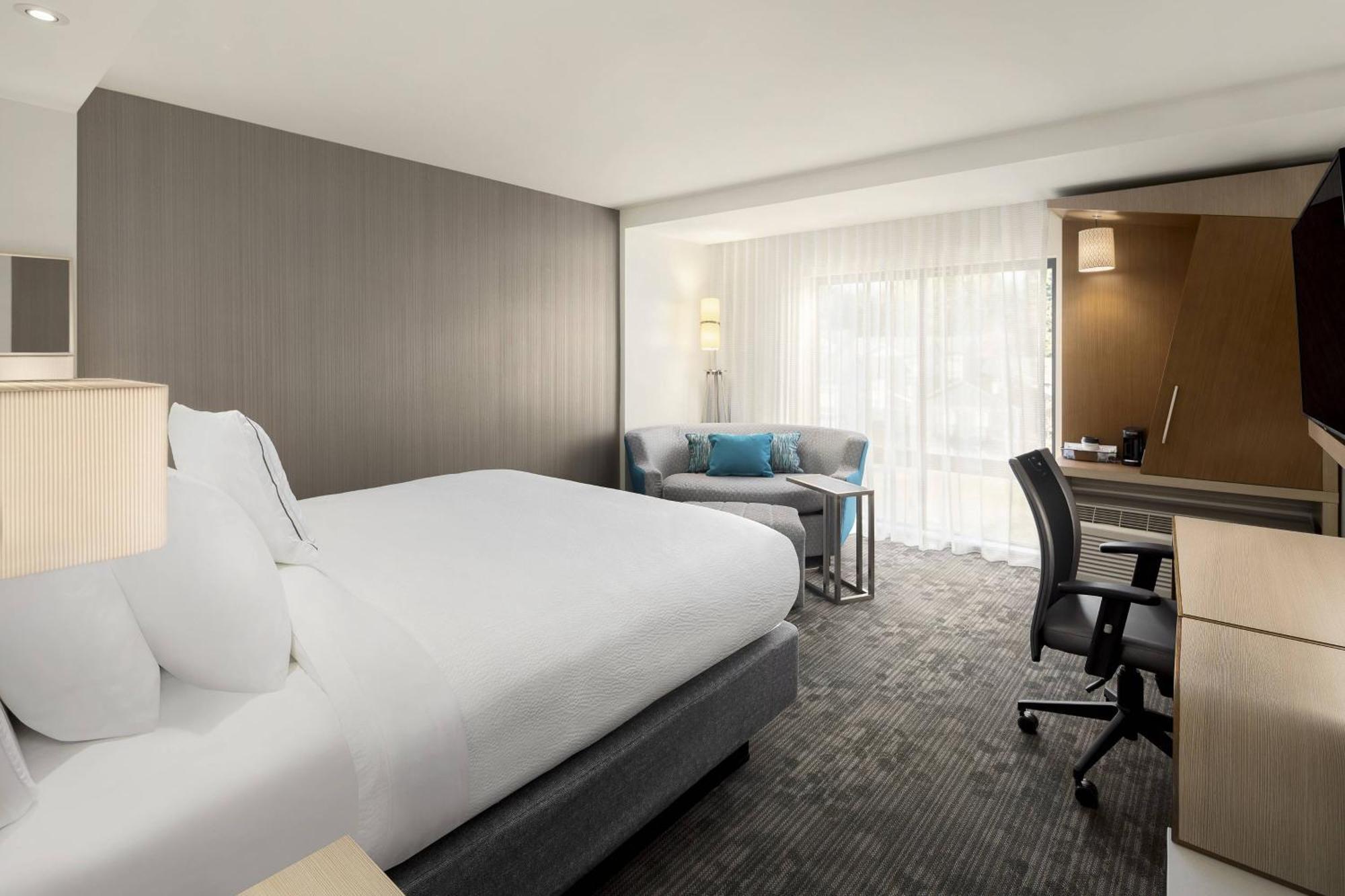 Готель Courtyard By Marriott Seattle Northgate Екстер'єр фото